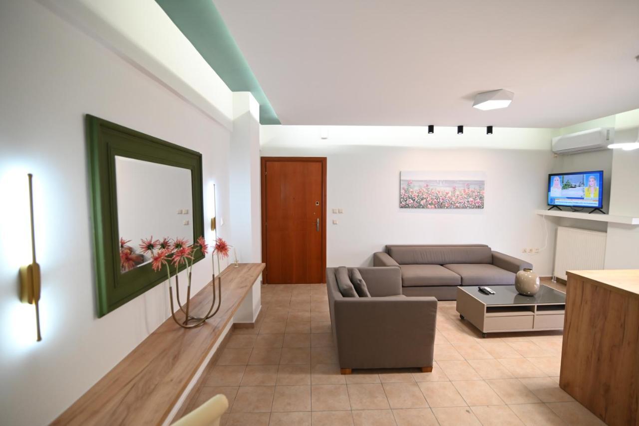 The Whole Packet A4 Center With Parking Apartment Larissa Ngoại thất bức ảnh
