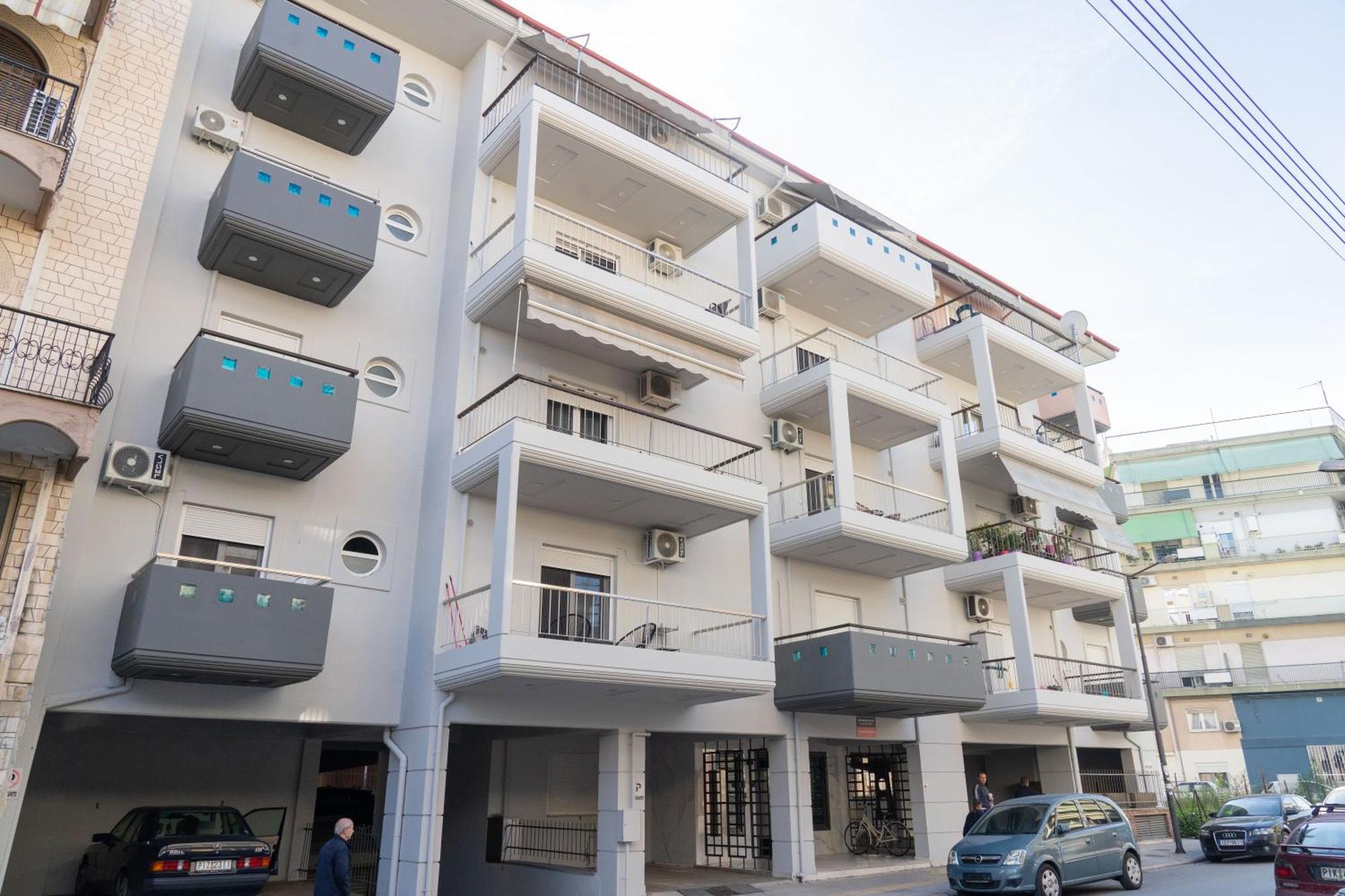 The Whole Packet A4 Center With Parking Apartment Larissa Ngoại thất bức ảnh
