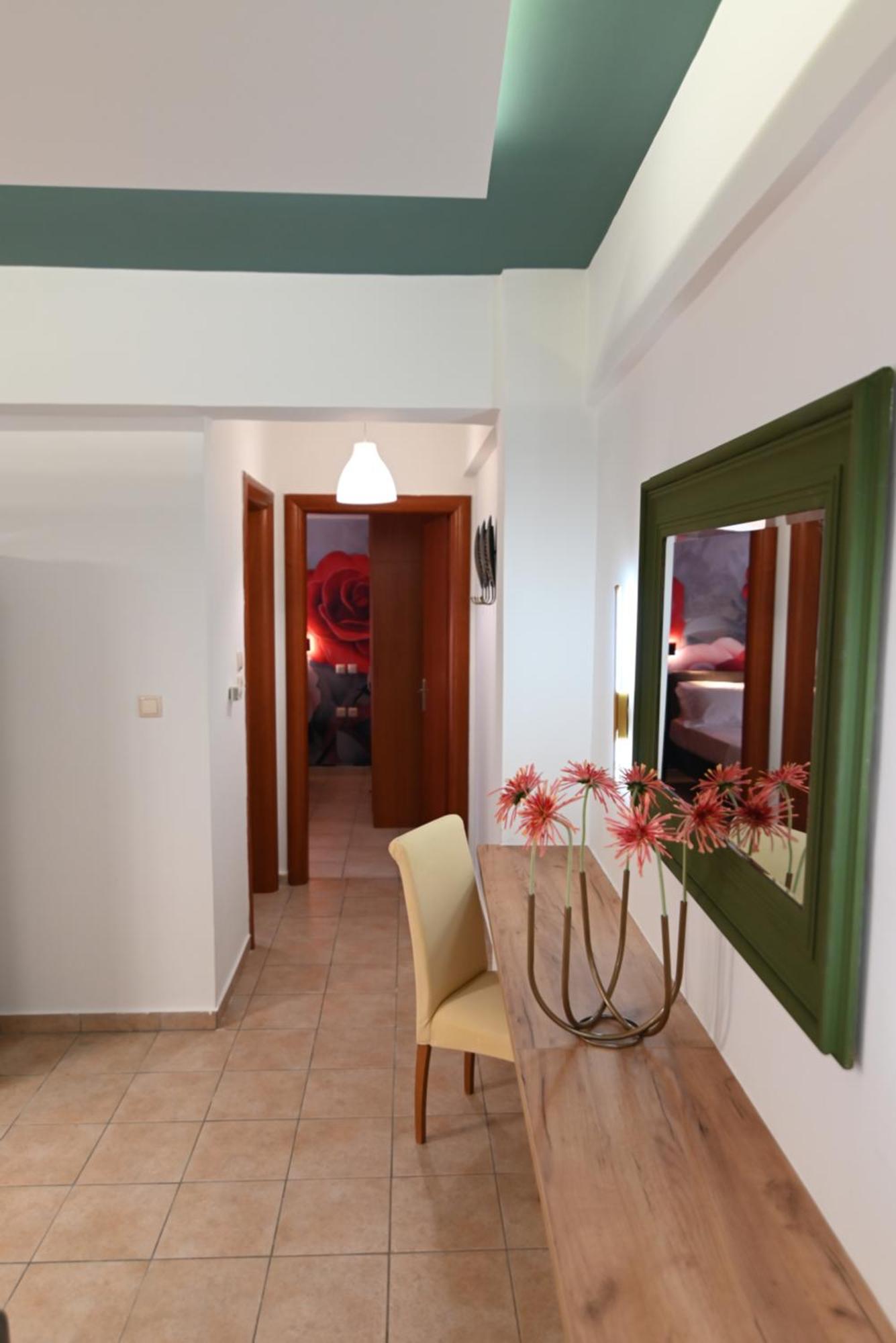 The Whole Packet A4 Center With Parking Apartment Larissa Ngoại thất bức ảnh