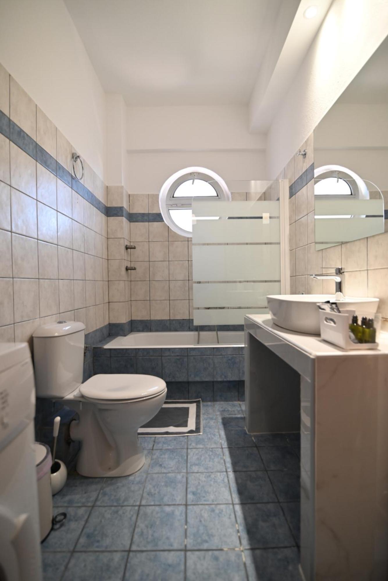 The Whole Packet A4 Center With Parking Apartment Larissa Ngoại thất bức ảnh